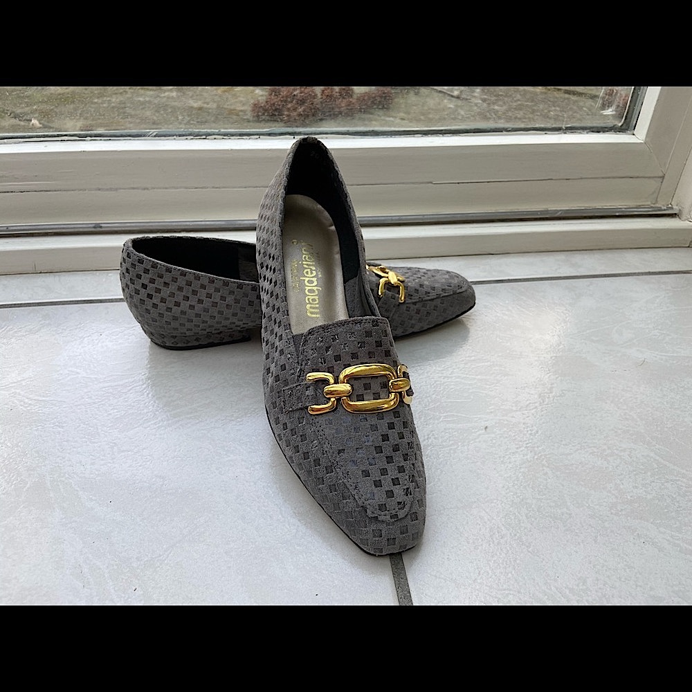 California Magdesians suede flats - Picture 2 of 5